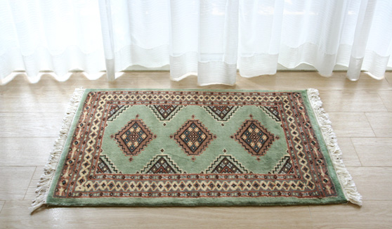 パキスタン絨毯の特徴 | ラグマット・玄関マットなど、ラグ 
