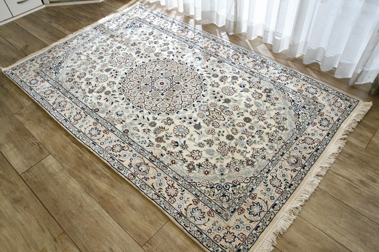 ペルシャ絨毯 ナイン 6Laクオリティ 124×203cm | ラグマット・玄関 