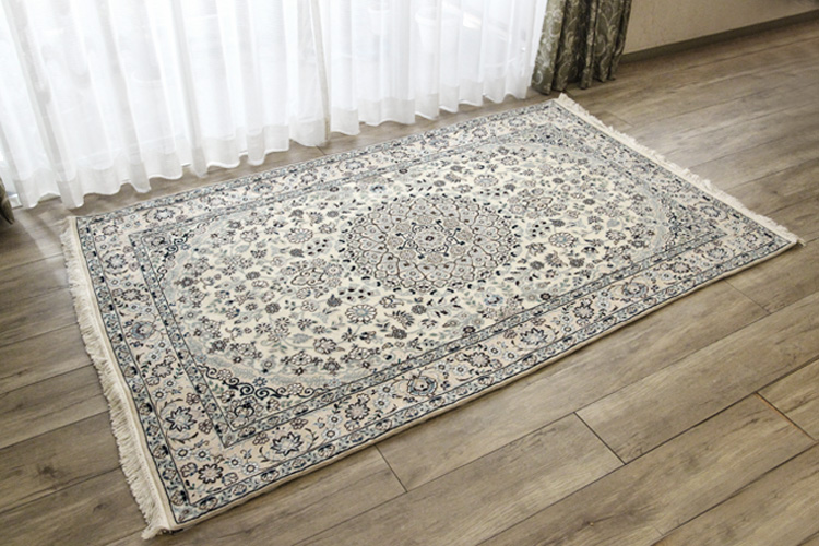 ペルシャ絨毯 ナイン 6Laクオリティ 124×203cm | ラグマット・玄関