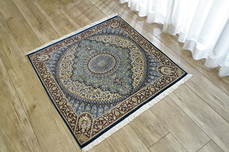 ペルシャ絨毯  クム産　シルク手織り  100×100cm　＃17412