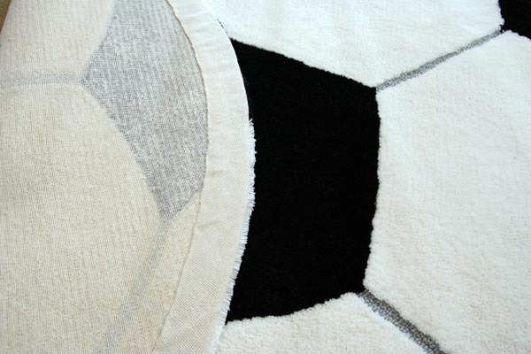 サッカーボールラグ　Soccer Ball Rug