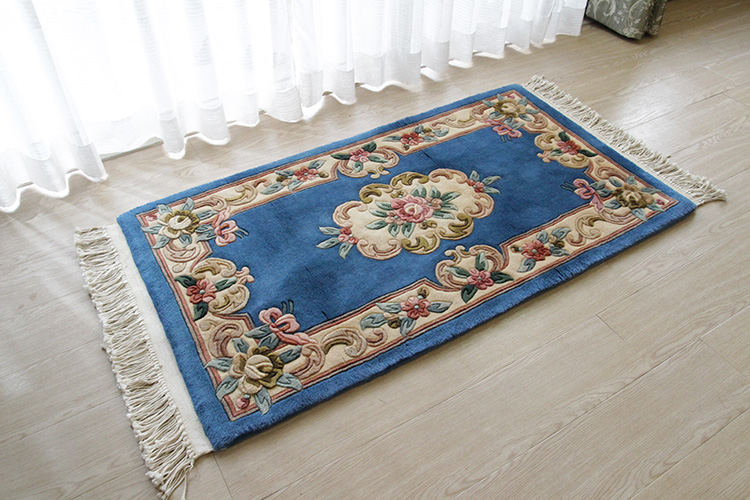 天津緞通  上質のウールを使用した手織り絨毯 ＃310　69×122cm ブルー