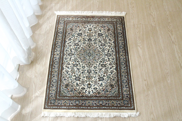 ペルシャ絨毯 クム産 シルク手織り 61×87cm ＃19085 | ラグマット 