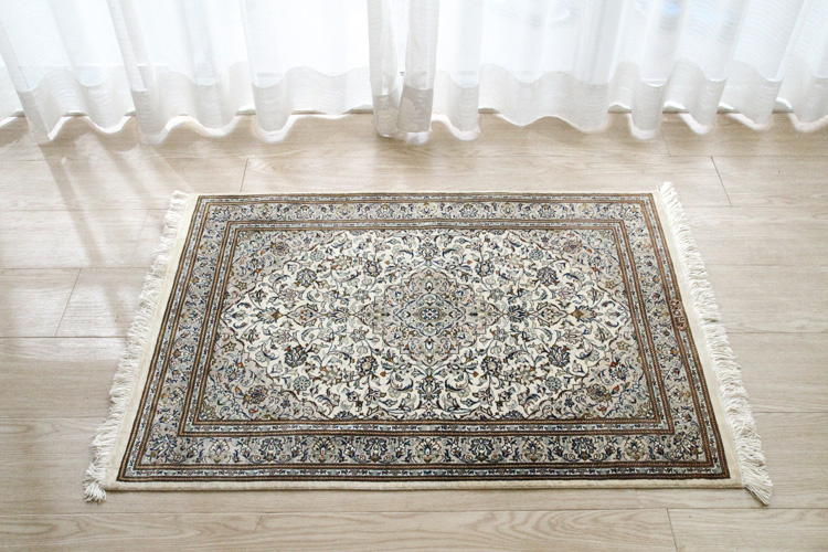 ペルシャ絨毯 クム産 シルク手織り 61×87cm ＃19085 | ラグマット 