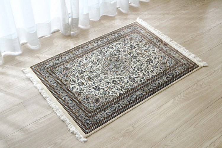 公式通販サイト ペルシャ size:102×61cm クム産シルクの手織り絨毯 ラグ