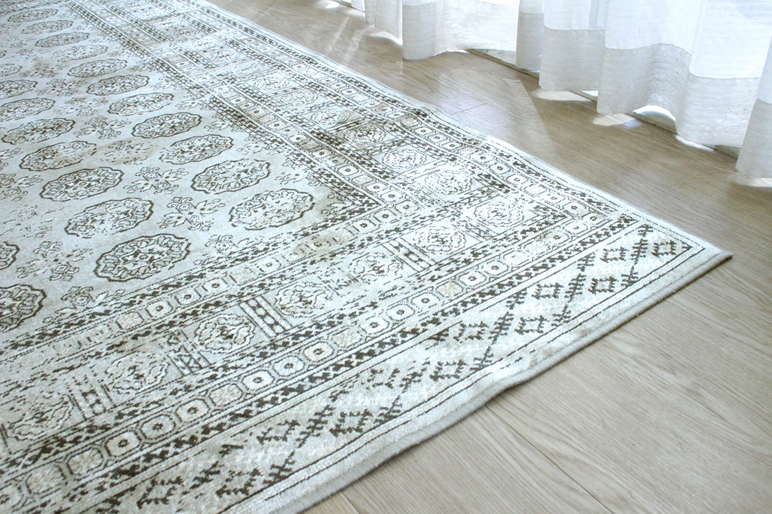 ブハラ Bukhara ベルギー製 モケット織りラグ　グレー