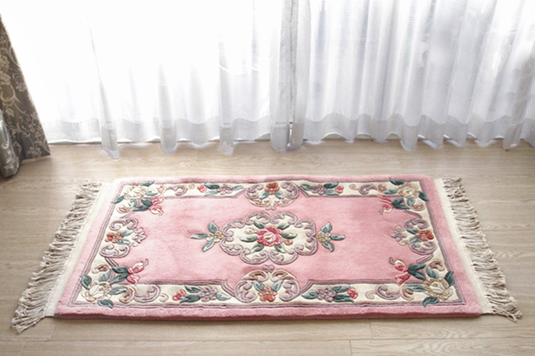 天津緞通  上質のウールを使用した手織り絨毯 ＃332　69×122cm ピンク