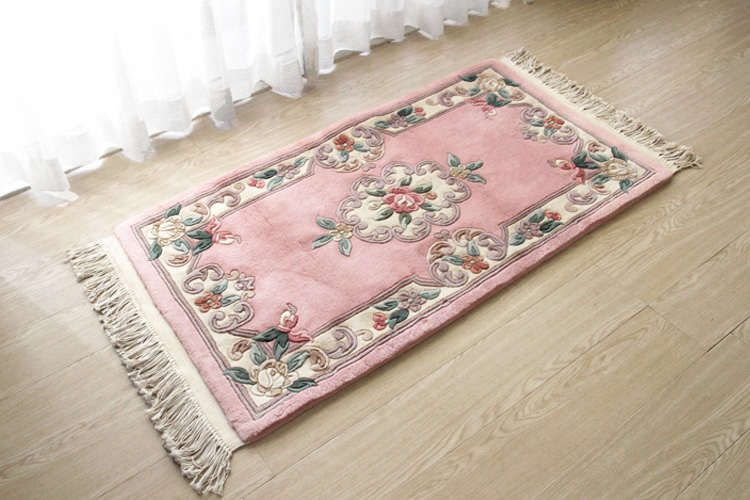 天津緞通  上質のウールを使用した手織り絨毯 ＃332　69×122cm ピンク